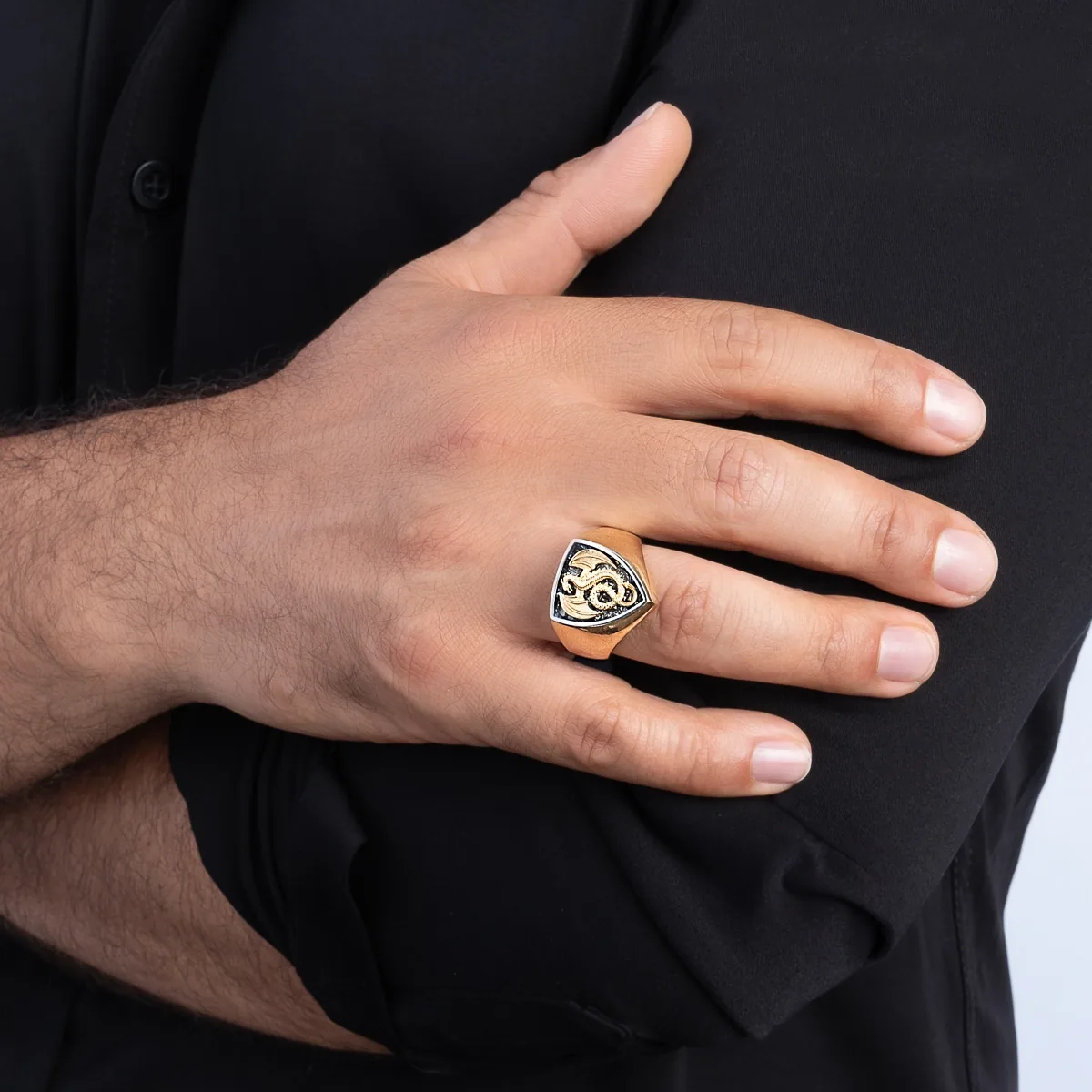 Anillo en oro amarillo de 18 Kilates satinado