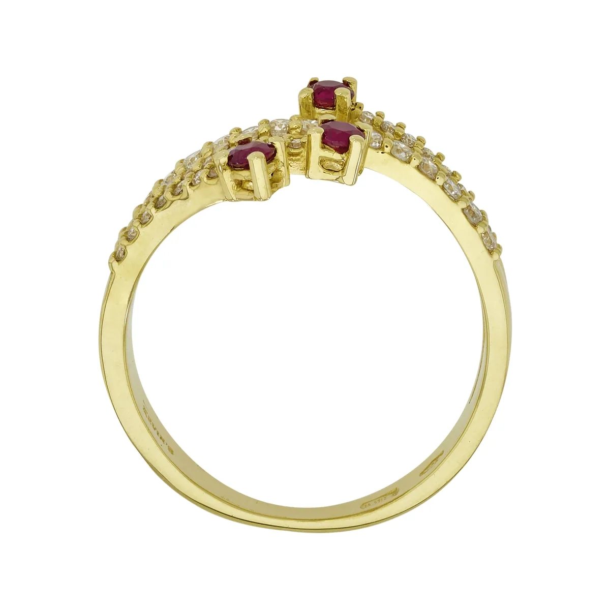 Anillo en oro amarillo de 18 Kilates, con rubís de 0.21 Ct y diamantes de 0.36 Ct