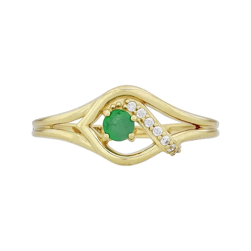 Anillo en oro amarillo de 18 Kilates, con esmeralda central y decoración en zircones