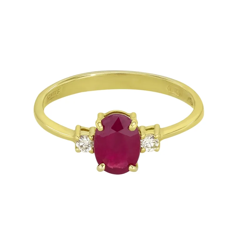 Anillo en oro amarillo de 18 Kilates, con rubí central de 0.70 Ct y decoración en diamantes de 0.06 Ct