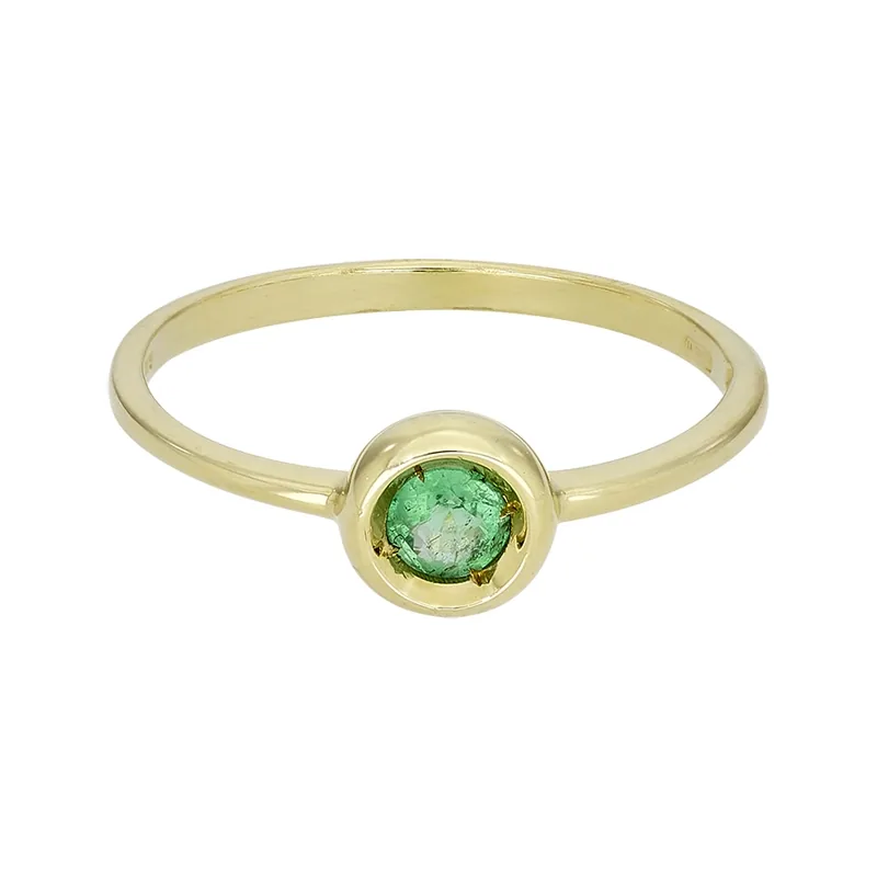 Anillo en oro amarillo de 18 Kilates, con esmeralda central de 0.12 Ct