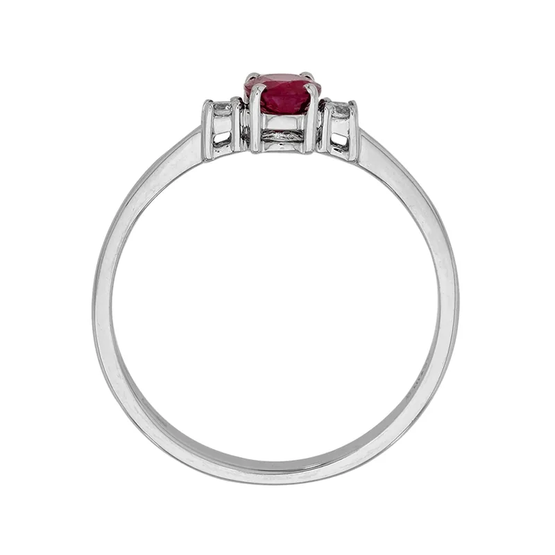Anillo en oro blanco de 18 Kilates, con rubí central de 0.55 Ct y decoración en diamantes de 0.06 Ct