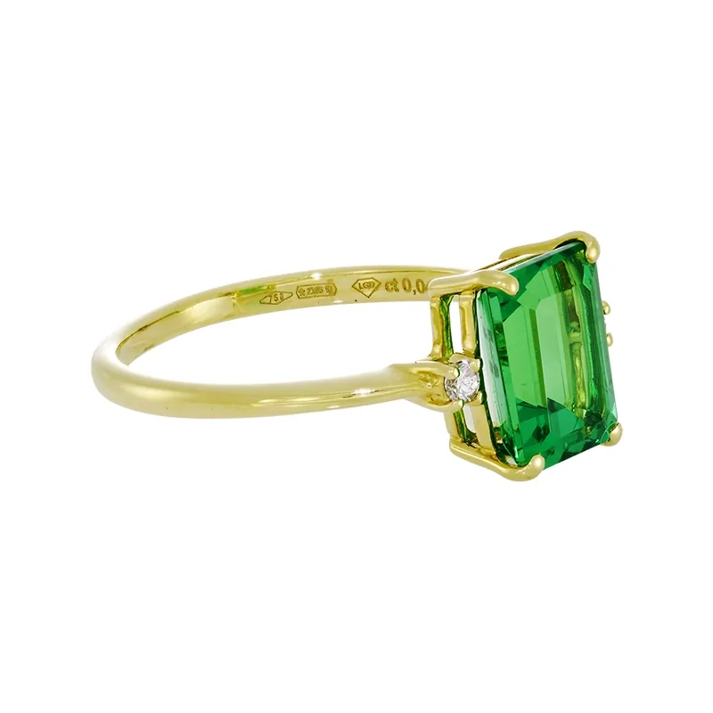 Anillo con esmeralda laboratorio central corte esmeralda de 1.15Ct y decoración en diamantes de laboratorio, oro tono amarillo 18k