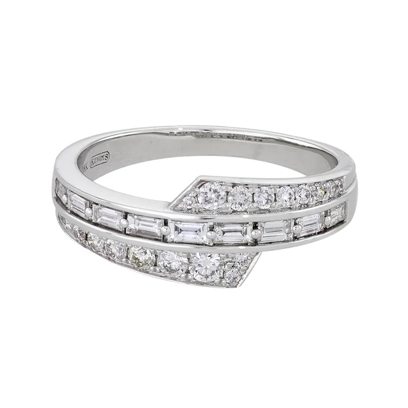Anillo en oro blanco de 18 Kilates, con diamantes de 0.50 Ct