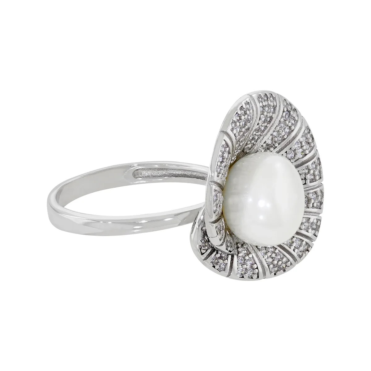 Anillo en plata Ley 925, con perla central de 9 mm de ancho aprox y decoración en zircones, de la coleccion Sueños