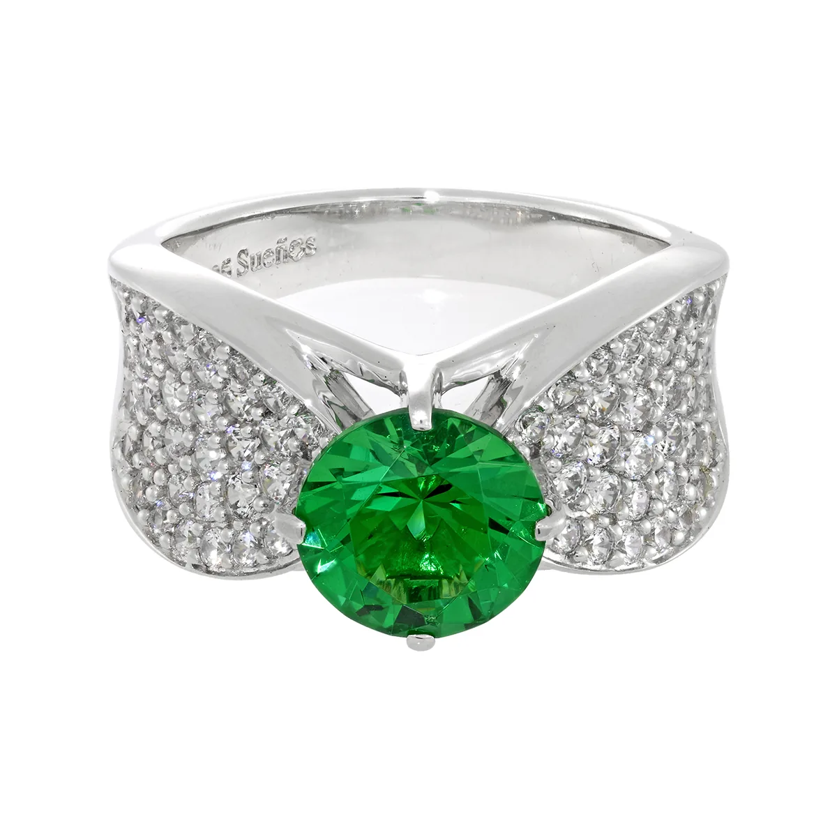 Anillo con zircon central redondo y decoración en zircones, en plata ley 925, rodinado, liso - Colección Sueños