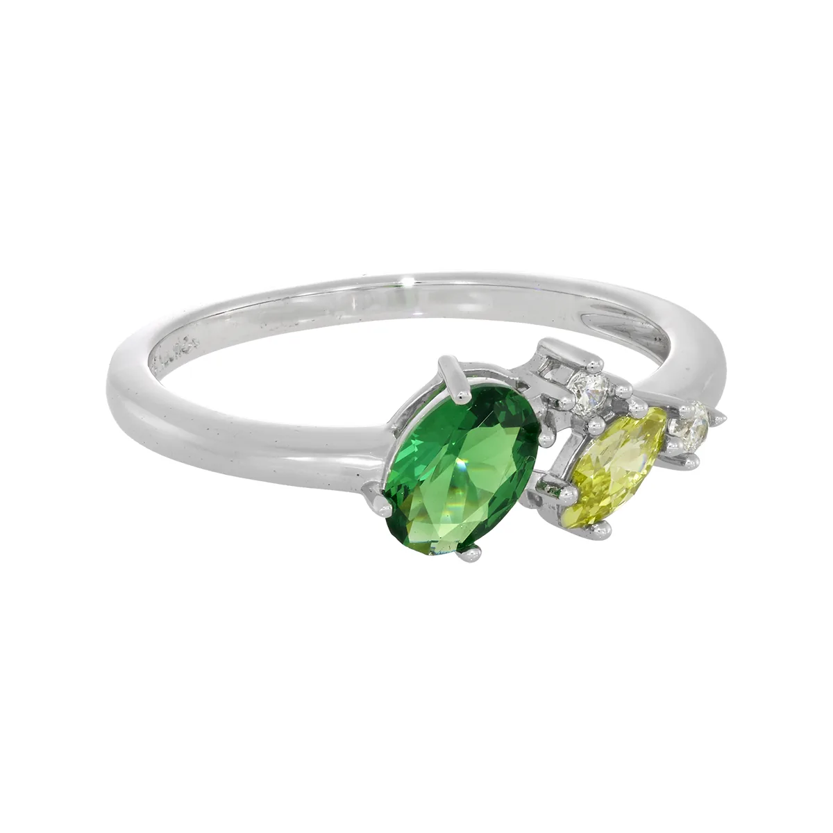 Anillo con zircon central óvalo y decoración en zircon, en plata ley 925, rodinado, liso - Colección Sueños