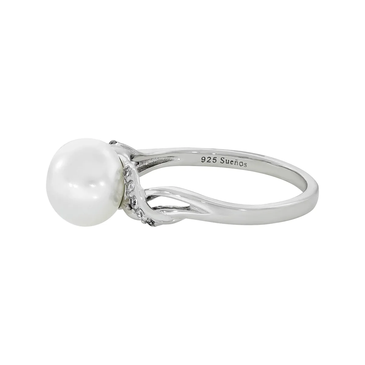 Anillo en plata Ley 925, con perla central de 8 mm de ancho aprox y decoración en zircones, de la coleccion Sueños