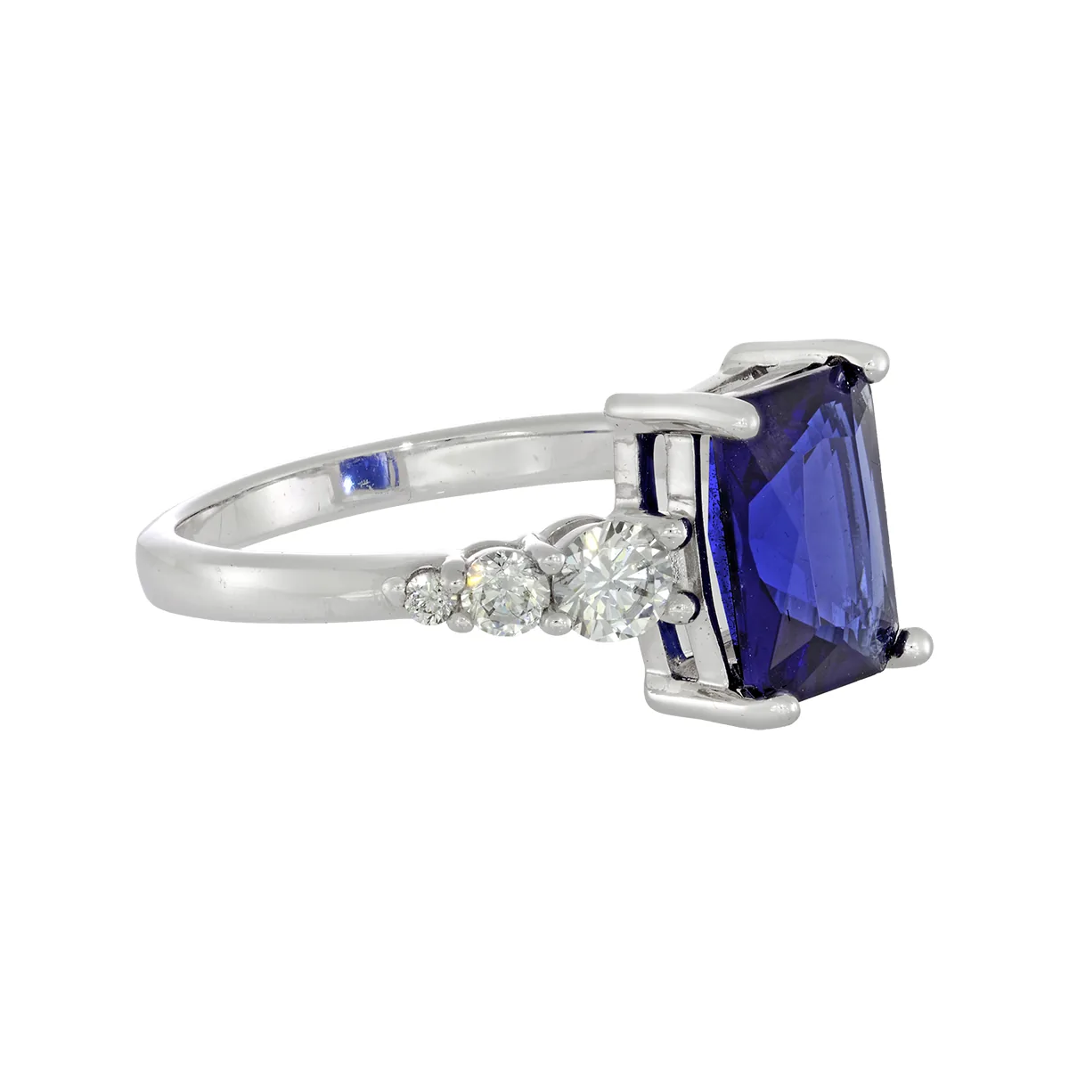 Anillo con zircon central rectángulo y decoración en zircones, en plata ley 925, rodinado - Colección Sueños