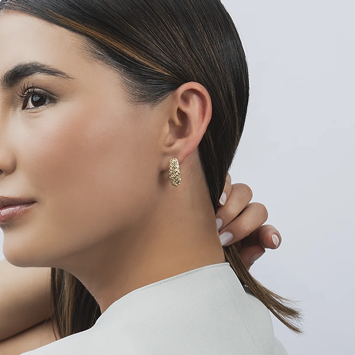 Aretes en oro amarillo de 18 Kilates con visos, Barras