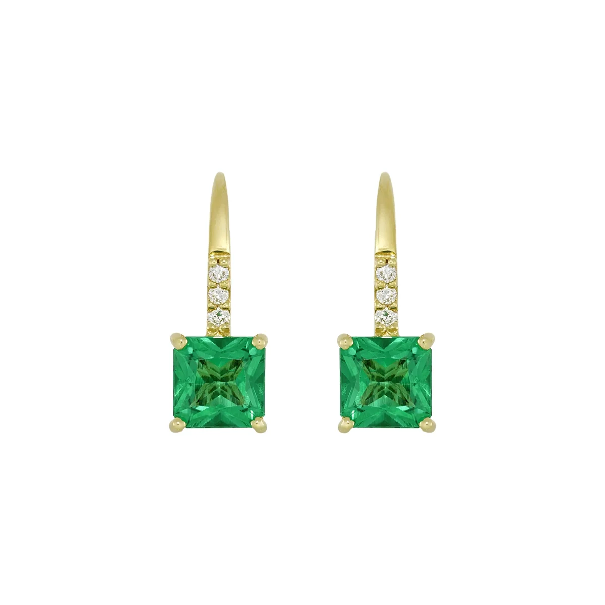 Aretes en oro amarillo de 18 Kilates, Uñas+decoración, con 2 esmeralda laboratorios centrales de 1.70 Ct y decoración en diamante de laboratorio de 0.06 Ct