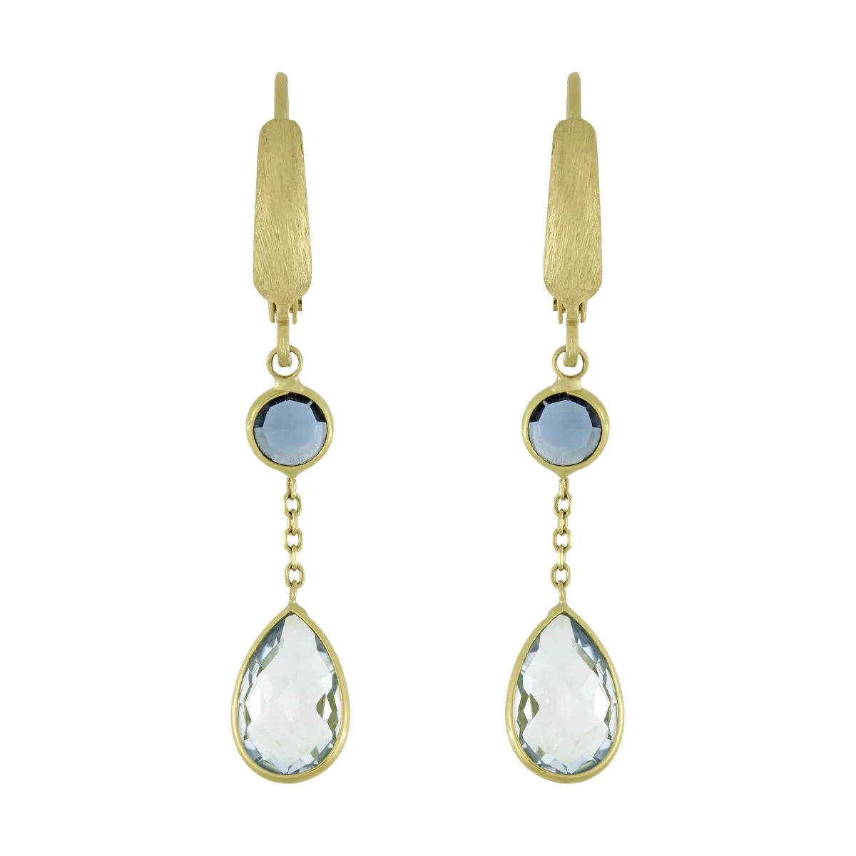 Aretes en oro amarillo de 18 Kilates satinado, Bisel+decoración, con 2 topacios centrales y decoración en zircones