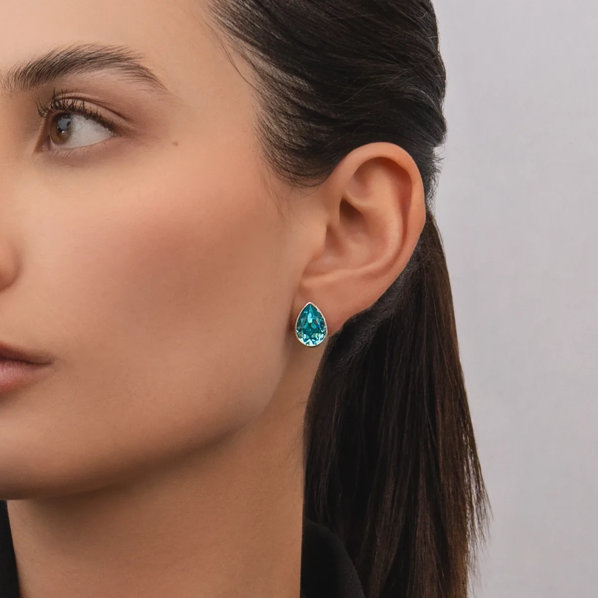 Aretes en plata Ley 925, Lágrima, con 2 cristales centrales, de la coleccion Sueños