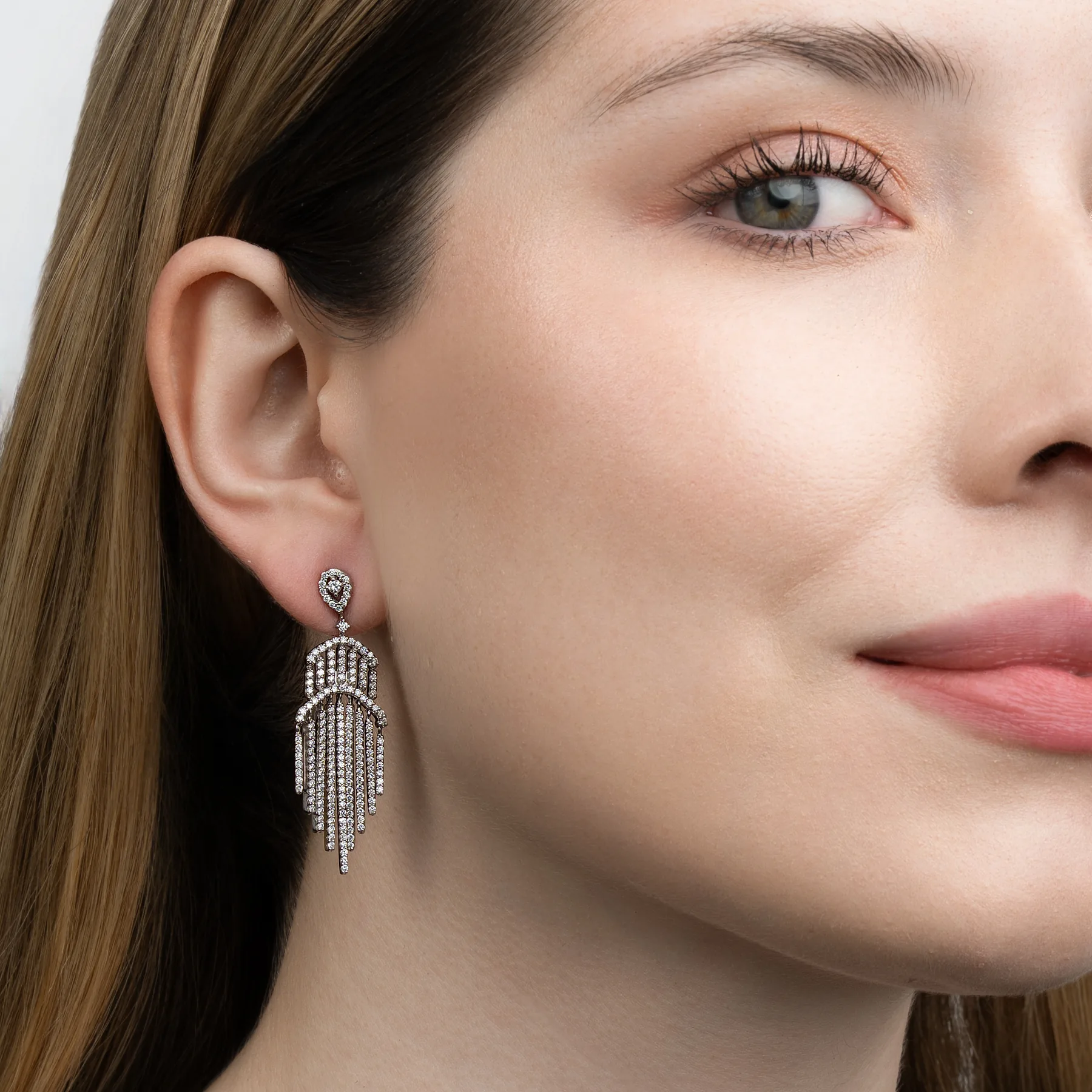 Aretes tiras, con diamante de laboratorio con un peso total de 1.95Ct, en plata ley 925, rodinado, liso - Colección Sueños