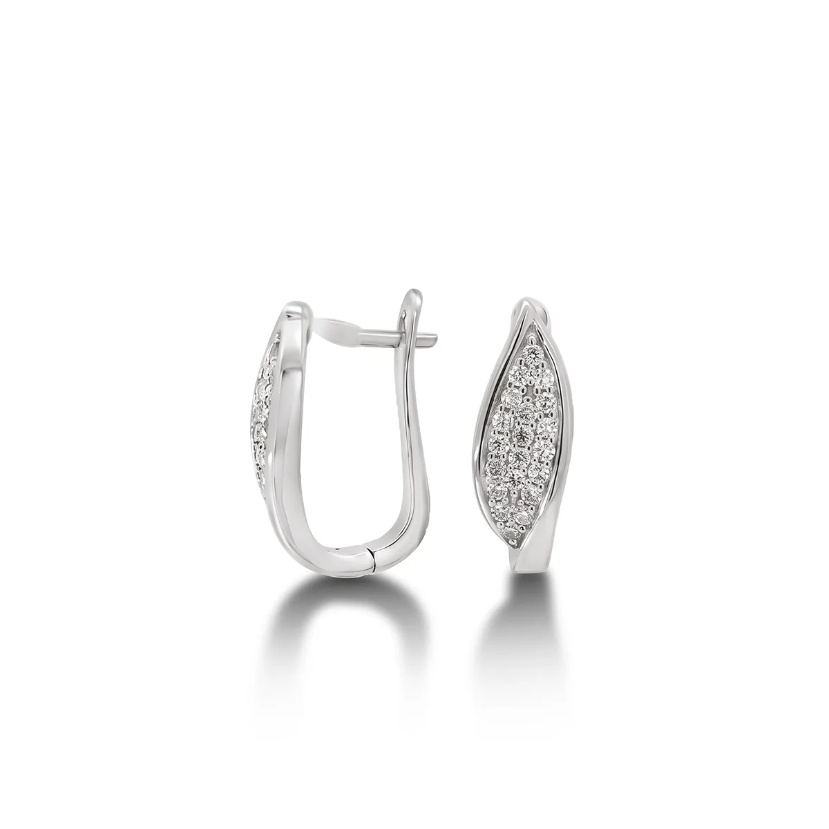 Aretes hoja, con diamante de laboratorio con un peso total de 0.40Ct, en plata ley 925, rodinado, liso - Colección Sueños