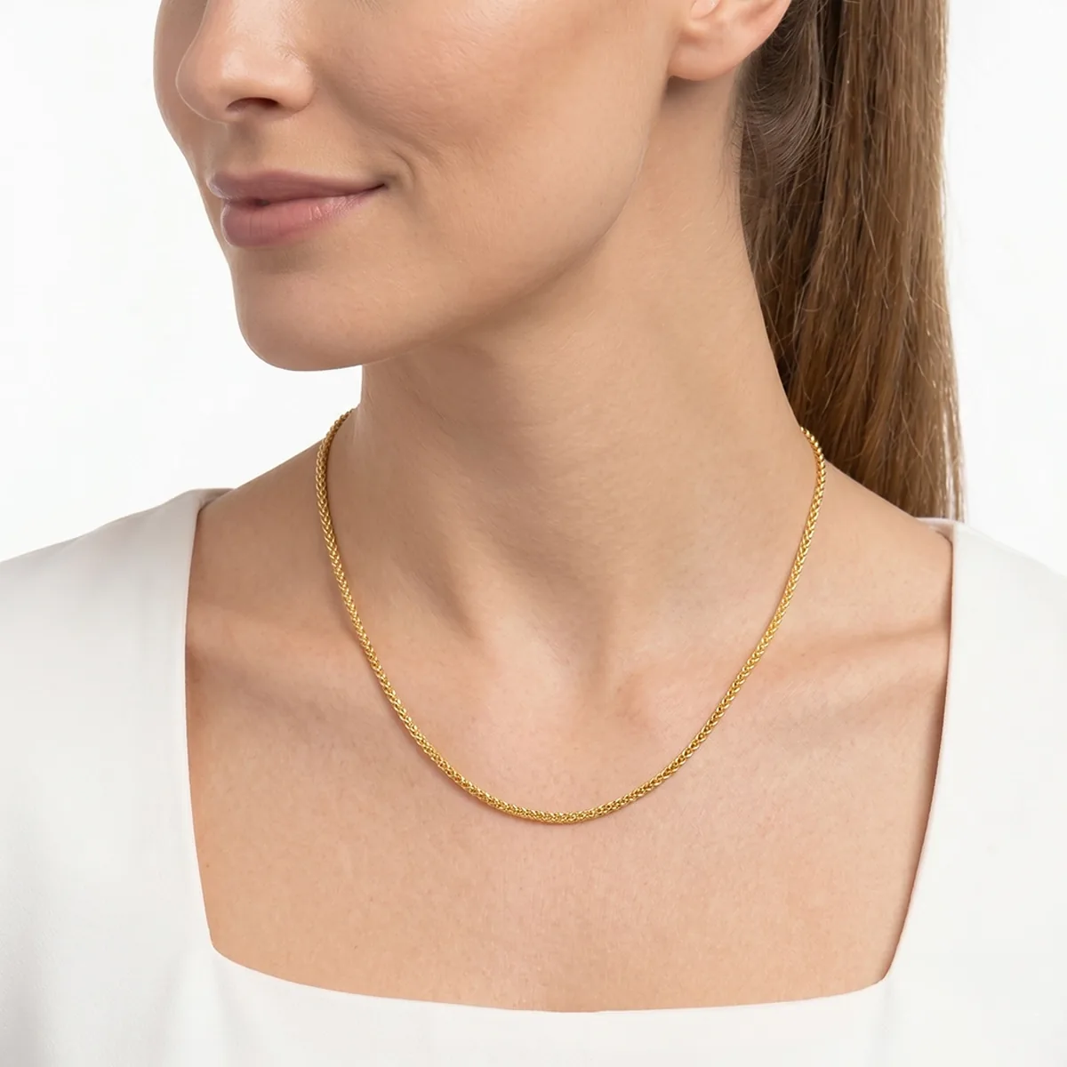 Cadena en oro amarillo de 18 Kilates, Espiga, 45 cm. de largo, 2 mm. de ancho