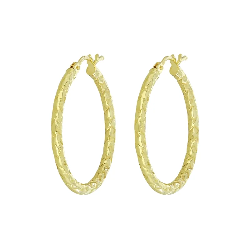 Candongas en oro amarillo de 18 Kilates con visos, Tubo, 2 mm. de ancho