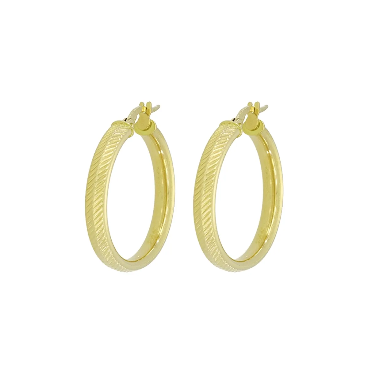 Candongas en oro amarillo de 18 Kilates con visos, 1/2 caña, 3.50 mm. de ancho
