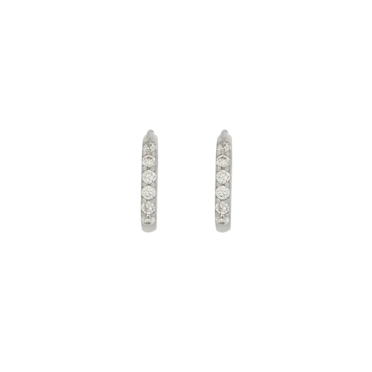Candongas en oro blanco de 18 Kilates, Plana, con zircones, 1.50 mm. de ancho