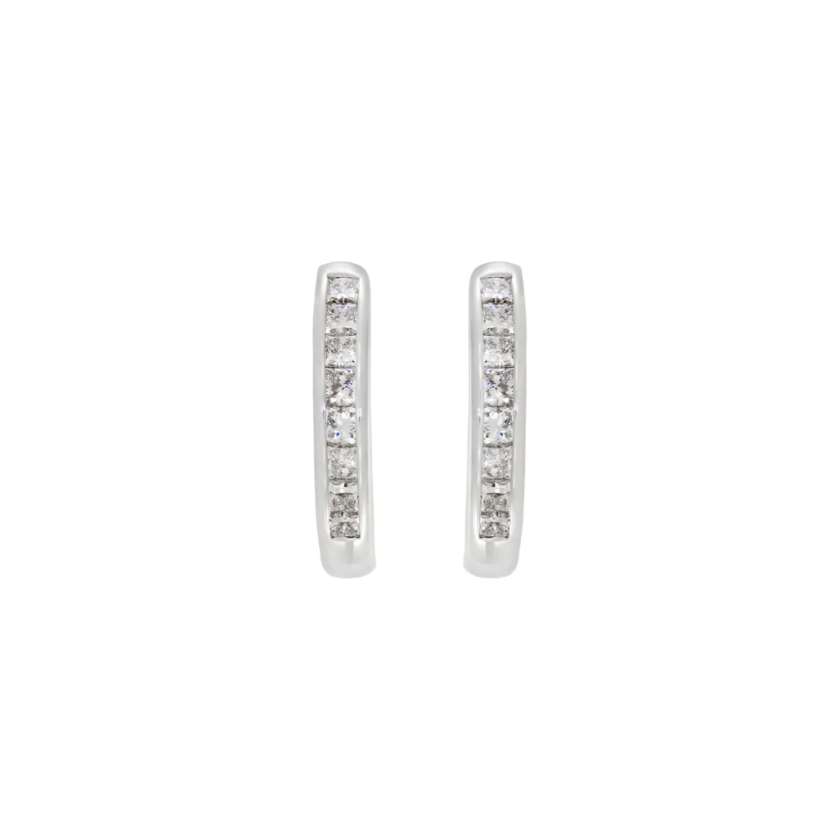 Candongas con diamante de laboratorio con un peso total de 0.35Ct, oro tono blanco 18k, rodinado