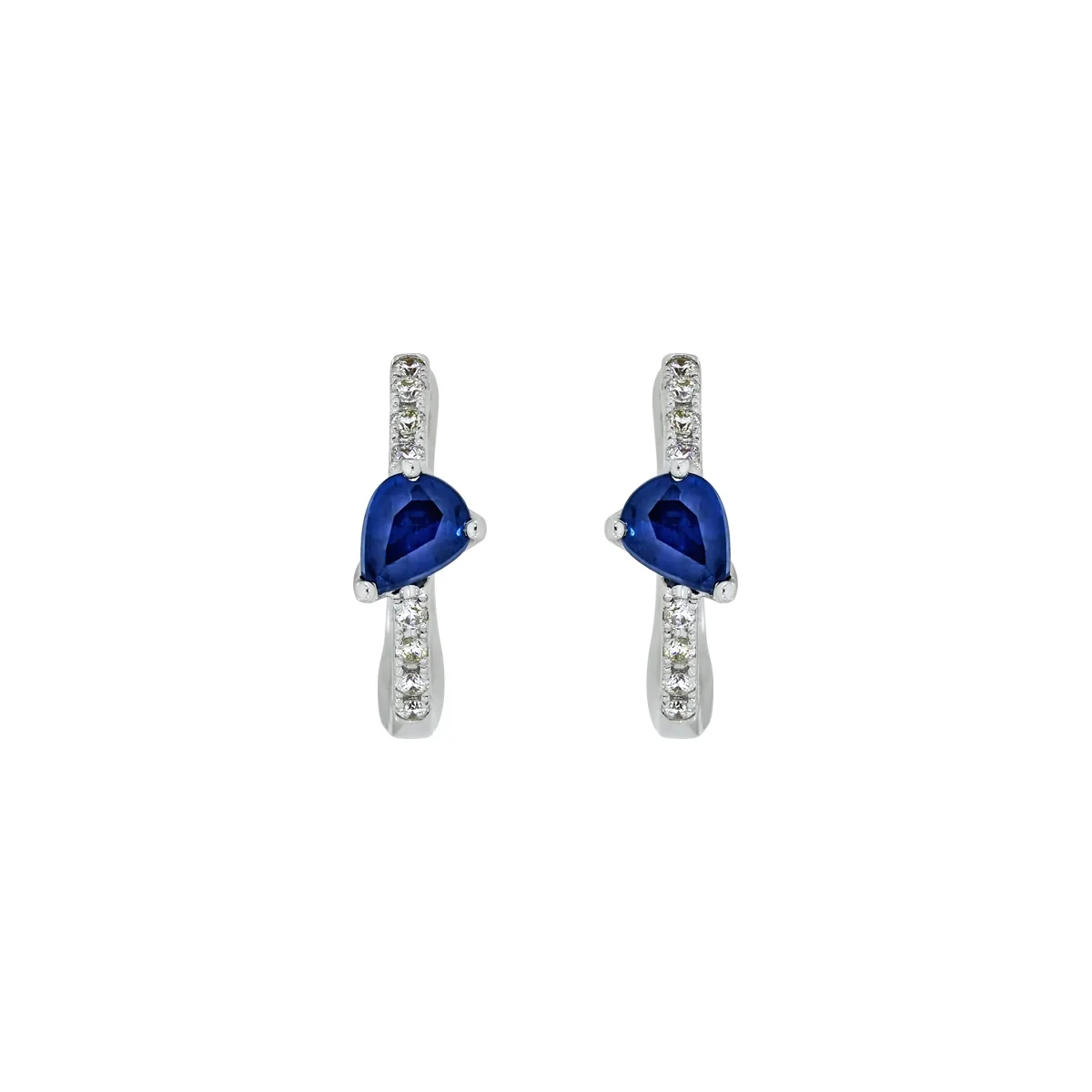 Candongas en oro blanco de 18 Kilates, Plana, con 2 zafiros centrales de 0.40 Ct y decoración en diamantes de 0.06 Ct, 1.50 mm. de ancho