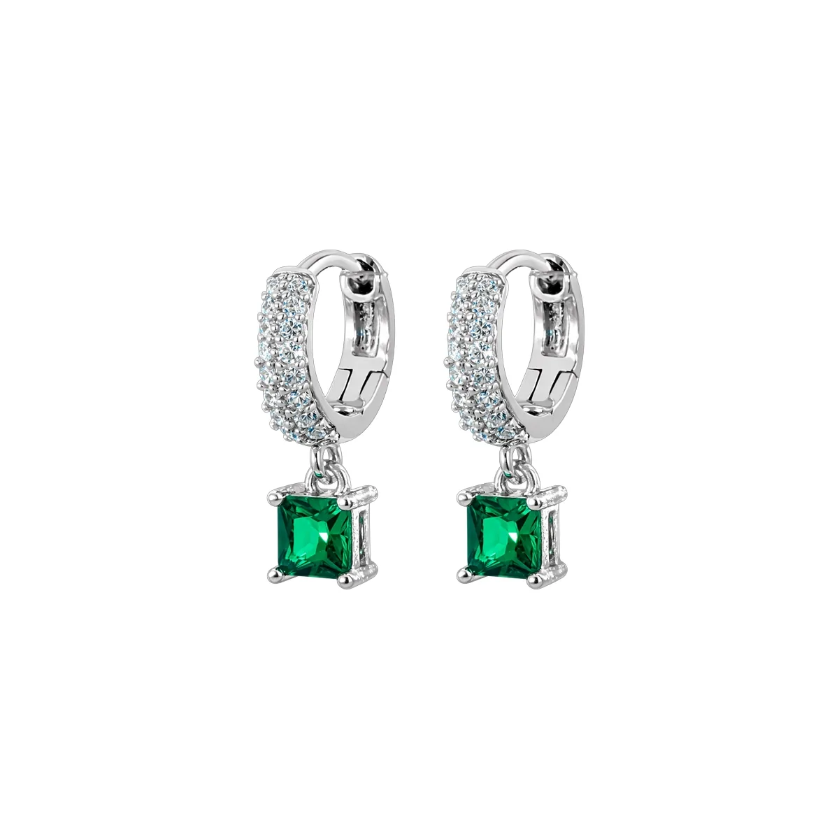 Candongas en plata Ley 925, 1/2 caña, con 2 zircones centrales y decoración en zircones, 3 mm. de ancho, de la coleccion Sueños