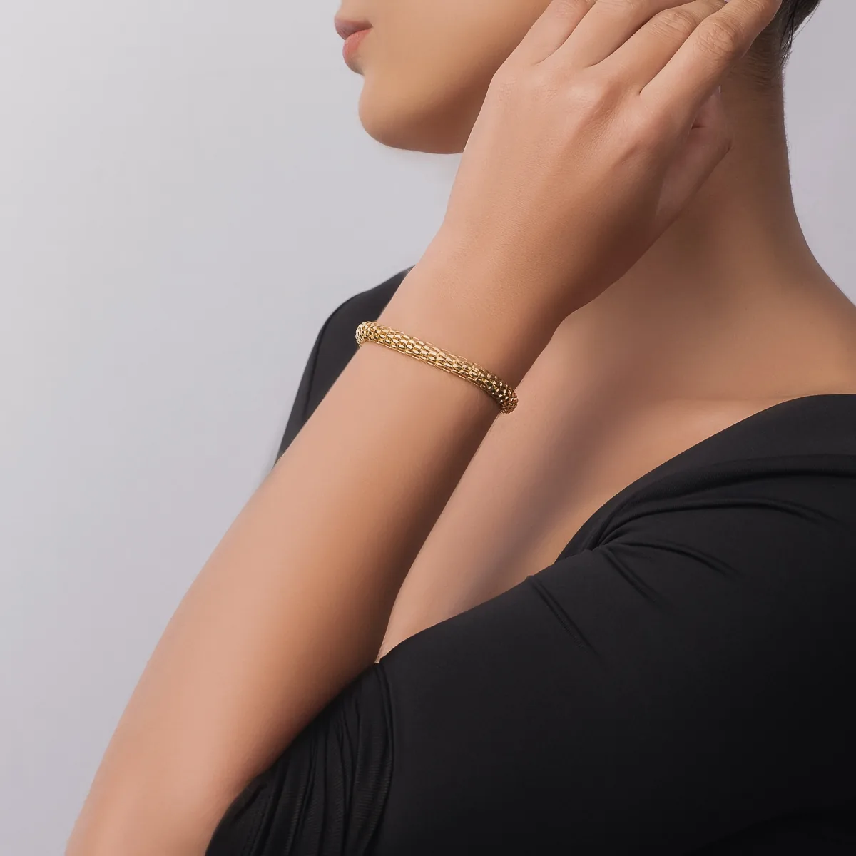 Pulsera en oro amarillo de 18 Kilates, 19 cm. de largo, 6.50 mm. de ancho