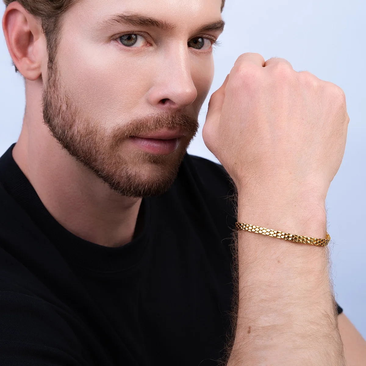 Pulsera en oro amarillo de 18 Kilates, 19 cm. de largo, 4.50 mm. de ancho