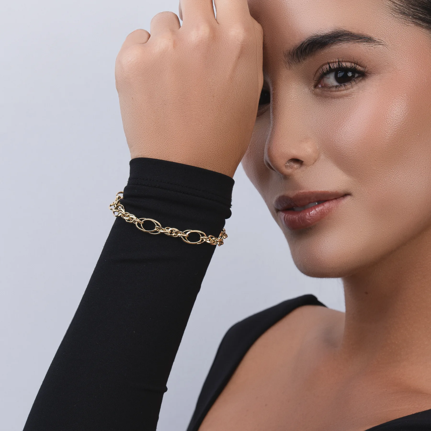 Pulsera en oro amarillo de 18 Kilates, 19 cm. de largo, 4.50 mm. de ancho