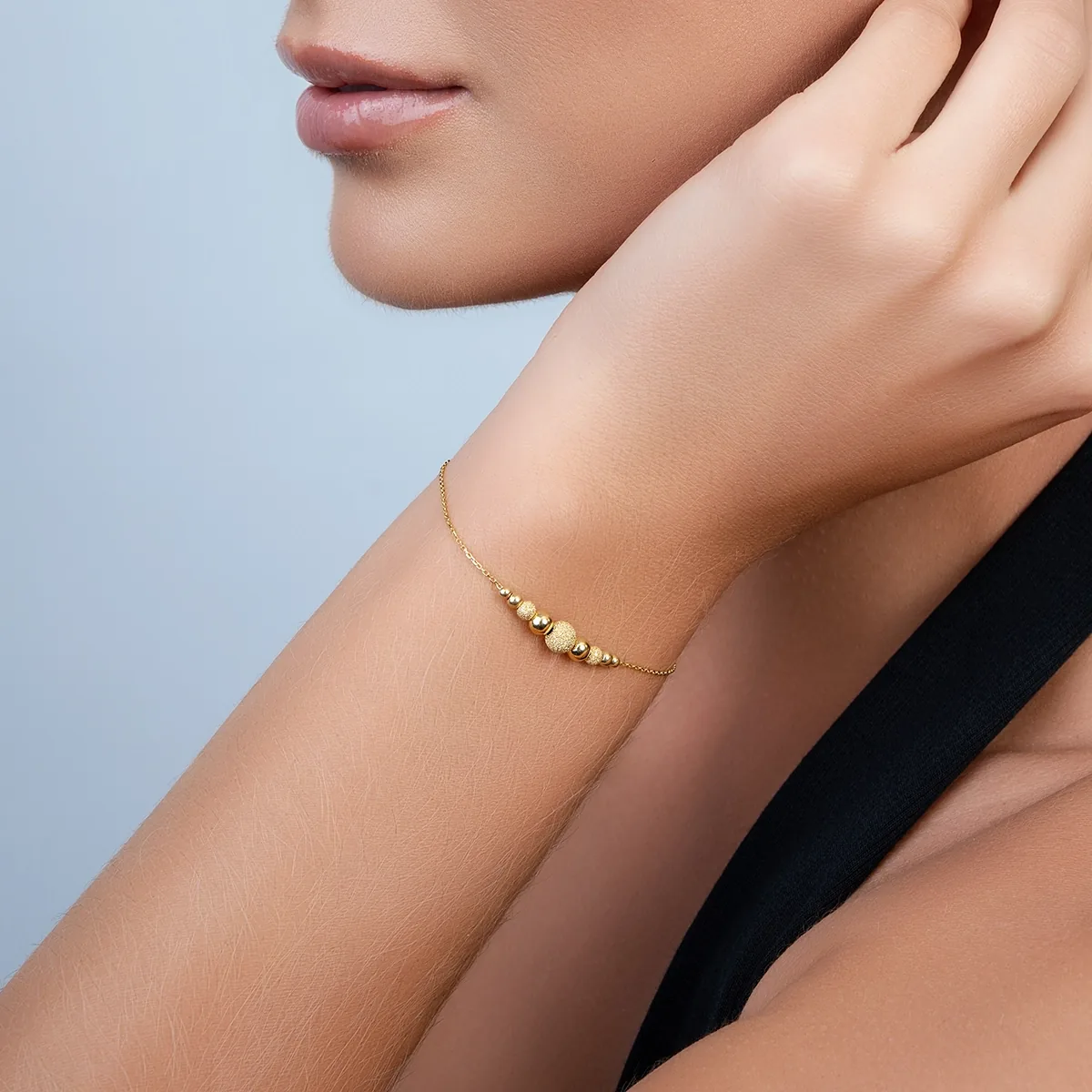 Pulsera en oro amarillo de 18 Kilates diamantado, 18 cm. de largo, 0.50 mm. de ancho