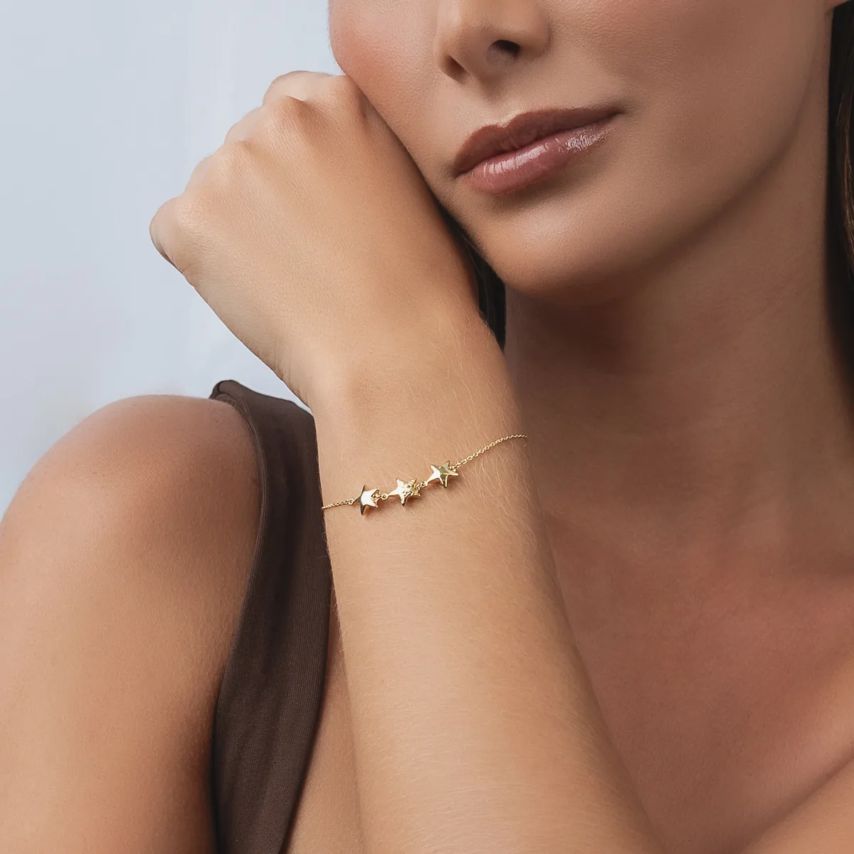 Pulsera en oro amarillo de 18 Kilates con visos, 19 cm. de largo, 1 mm. de ancho