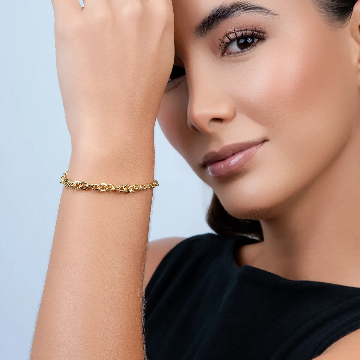 Pulsera en oro amarillo de 18 Kilates, 18 cm. de largo, 3 mm. de ancho