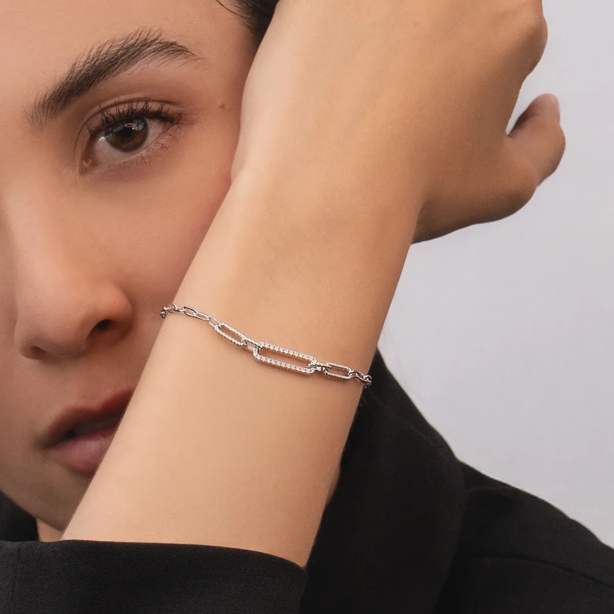 Pulsera en plata Ley 925, con zircones, 19 cm. de largo - Colección Sueños