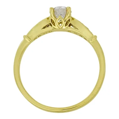 Anillo de compromiso con diamante central redondo GIA de 0.50ct y decoración en diamantes, oro tono amarillo 18k