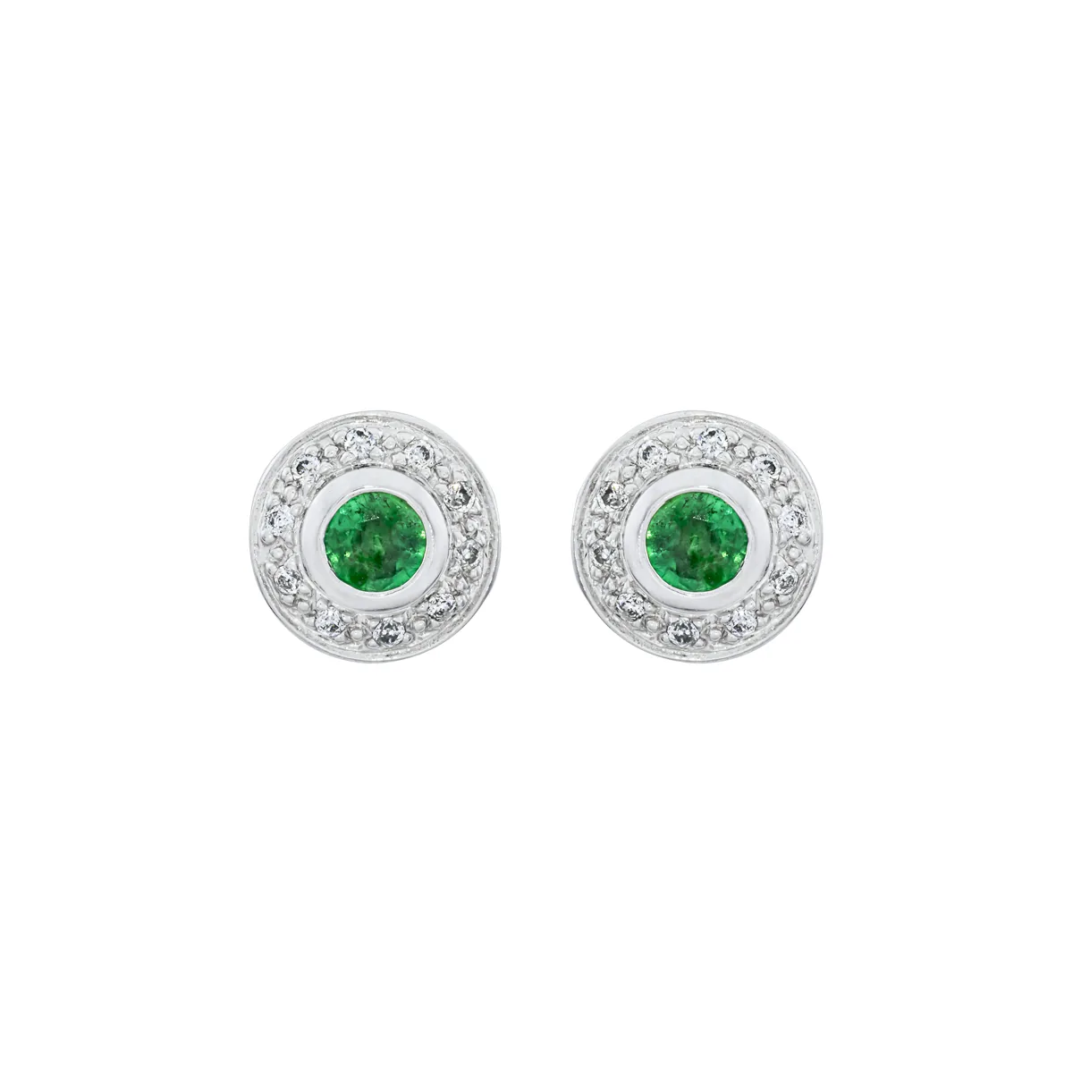 Topos en oro blanco de 18 Kilates, Bisel+decoración, con 2 esmeraldas centrales de 0.30 Ct y decoración en diamantes de 0.10 Ct