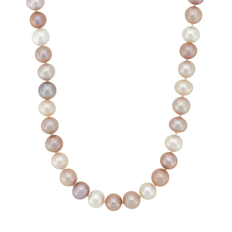 Collar con perlas de 7 mm de ancho aprox con broche en oro amarillo de 18 Kilates, 45 cm. de largo
