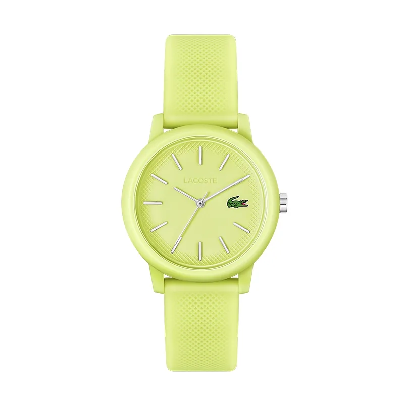 Reloj Lacoste analogo, para Dama, tablero redondo color verde, estilo index, pulso silicona color verde
