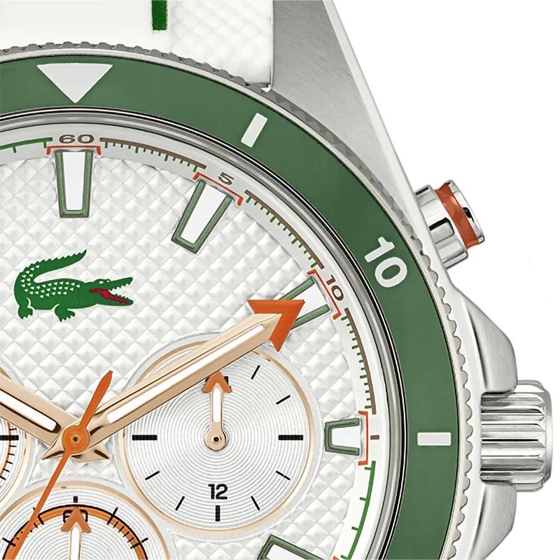 Reloj Lacoste analogo, para Hombre, tablero redondo color blanco, estilo index, pulso silicona colores blanco y verde, calendario, cronografo