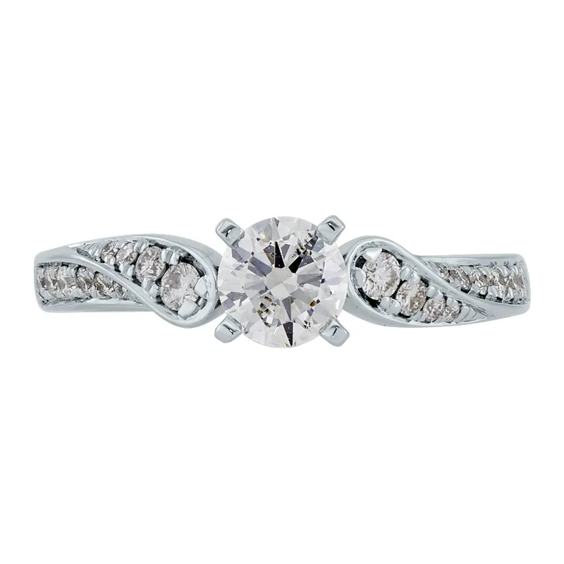 Anillo de compromiso con diamante central redondo GIA de 0.50ct y decoración en diamantes, oro tono blanco 18k, rodinado