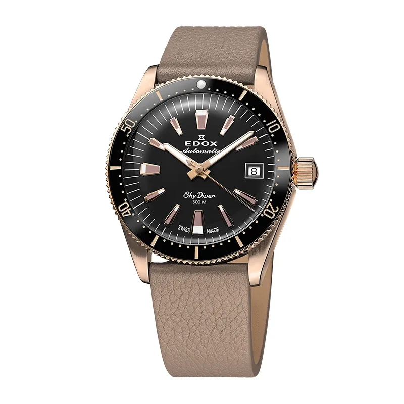 Reloj Edox análogo, Unisex, tablero redondo color negro, estilo index, pulso cuero color café, calendario
