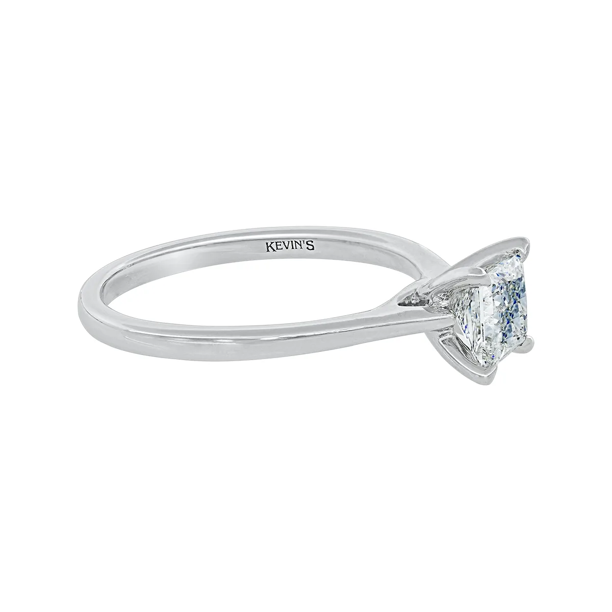 Anillo de compromiso solitario uñas, con diamante de laboratorio central princess IGI de 1.00ct, oro tono blanco 18k, rodinado