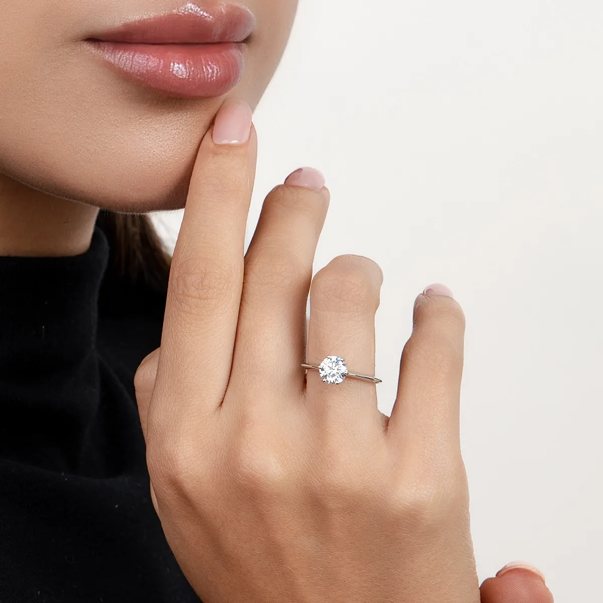 Anillo de compromiso solitario con diamante de laboratorio central redondo de 1.00Ct, oro tono blanco 18k, rodinado