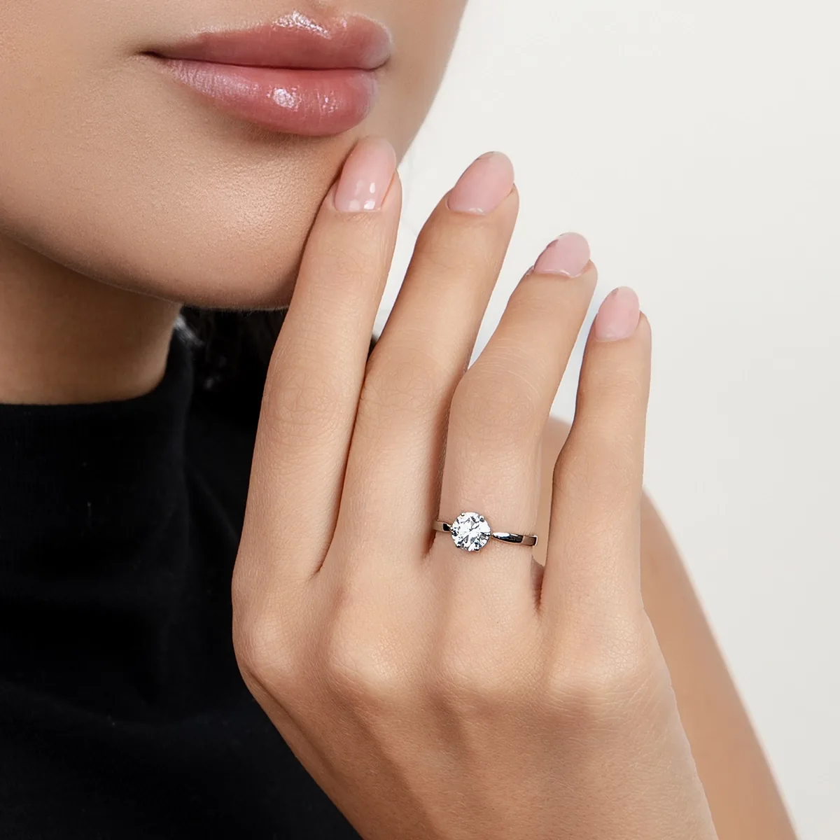 Anillo de compromiso solitario con diamante de laboratorio central redondo de 1.00Ct, oro tono blanco 18k, rodinado