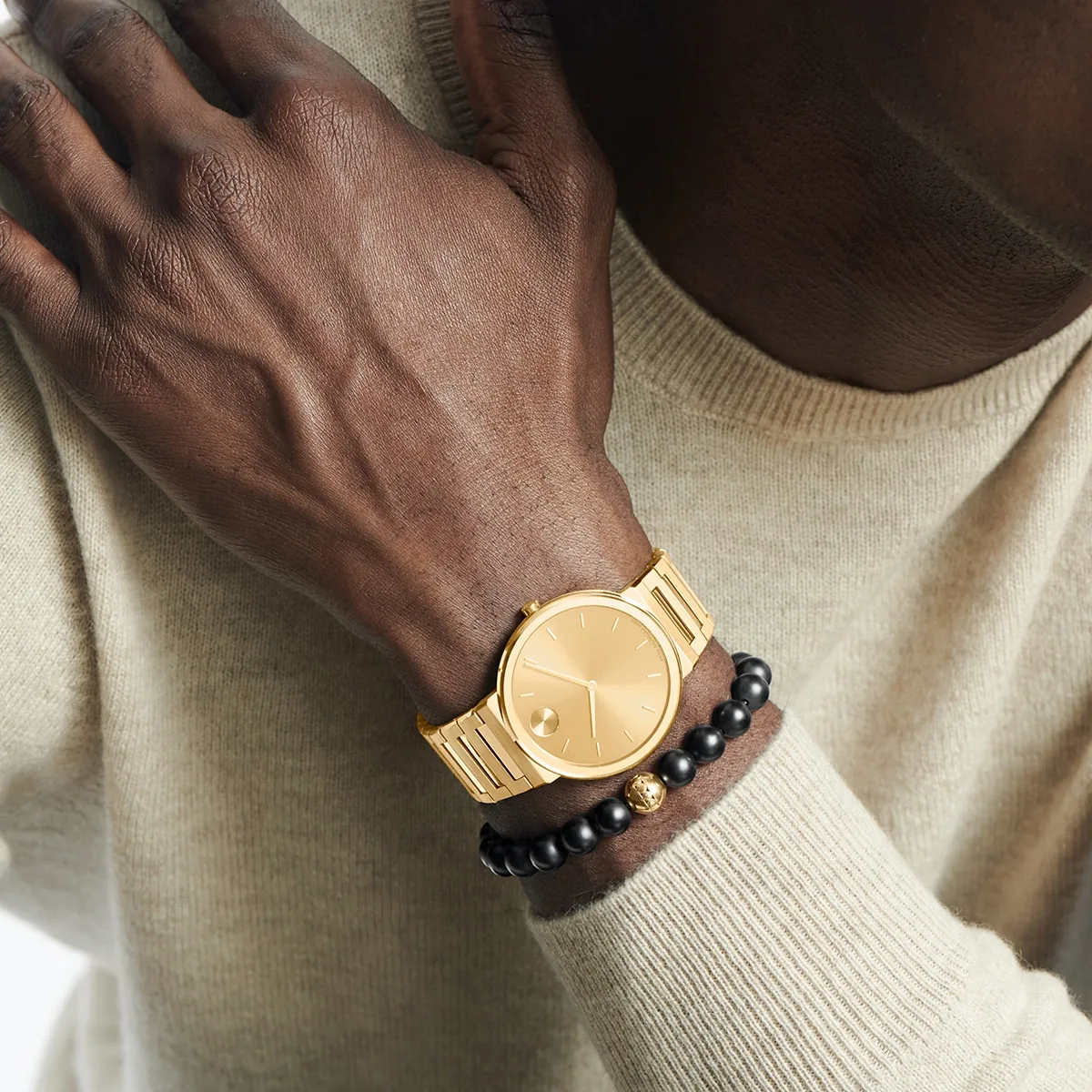 Reloj Movado análogo, para Hombre, tablero redondo color dorado, estilo index, pulso acero color dorado