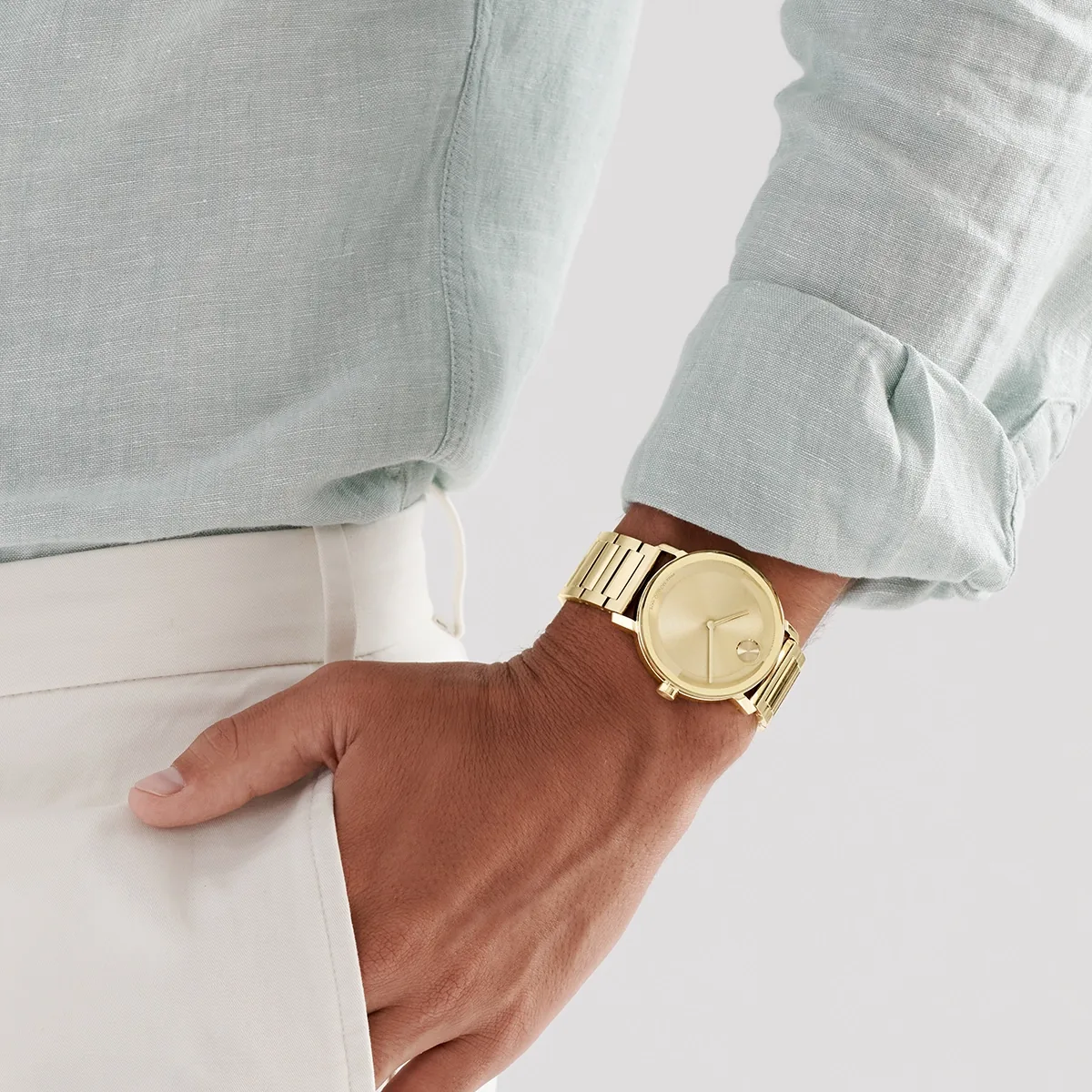 Reloj Movado análogo, para Hombre, tablero redondo color dorado, estilo sin números, pulso acero color dorado