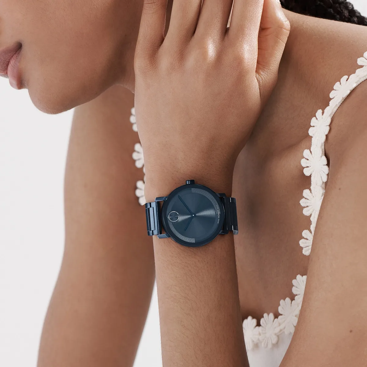 Reloj Movado análogo, para Hombre, tablero redondo color azul, estilo sin números, pulso acero color azul
