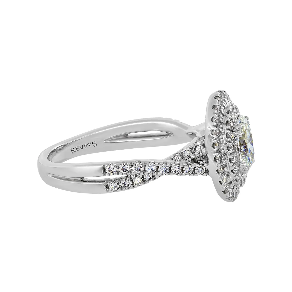 Anillo de compromiso halo doble, con diamante de laboratorio central óvalo IGI de 0.70ct y decoración en diamantes de laboratorio, oro tono blanco 18k, rodinado