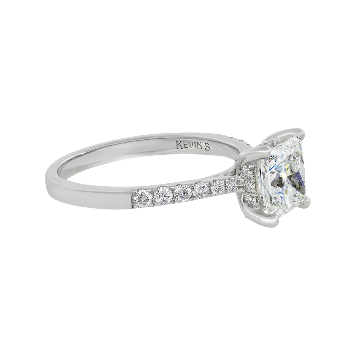 Anillo de compromiso con diamante de laboratorio central princess IGI de 2.00ct y decoración en diamantes de laboratorio, oro tono blanco 18k, rodinado
