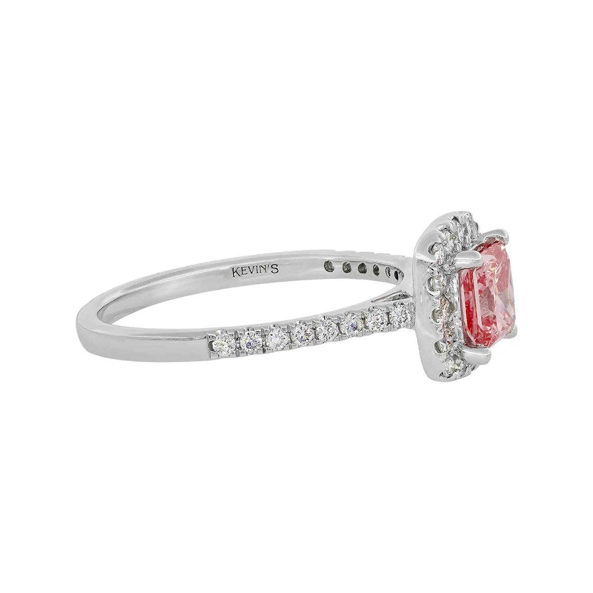 Anillo de compromiso halo cuadrado, con diamante rosado de laboratorio central princess IGI de 1.00ct y decoración en diamantes de laboratorio, oro tono blanco 18k, rodinado