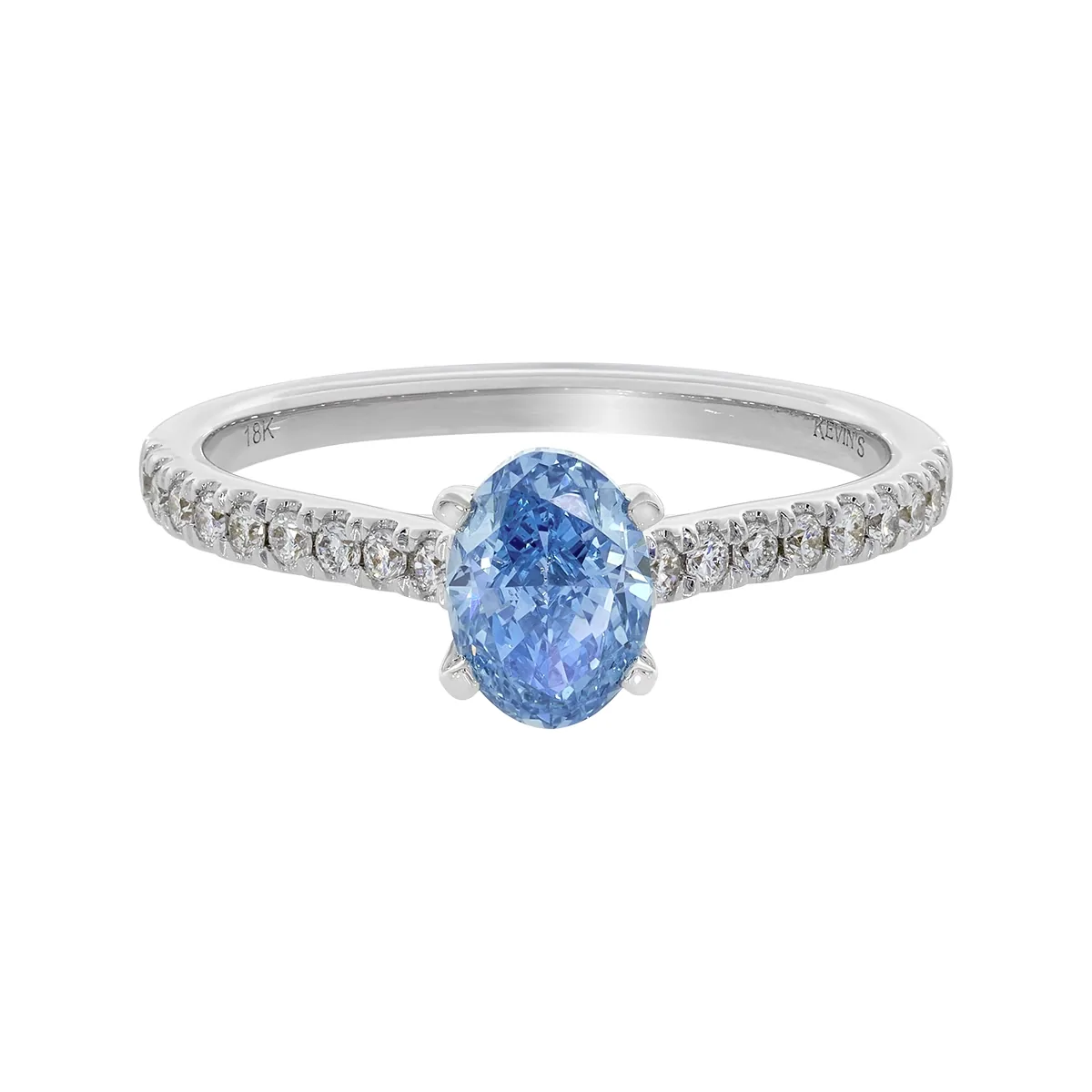 Anillo de compromiso con diamante azul de laboratorio central óvalo IGI de 0.75ct y decoración en diamantes de laboratorio, oro tono blanco 18k, rodinado